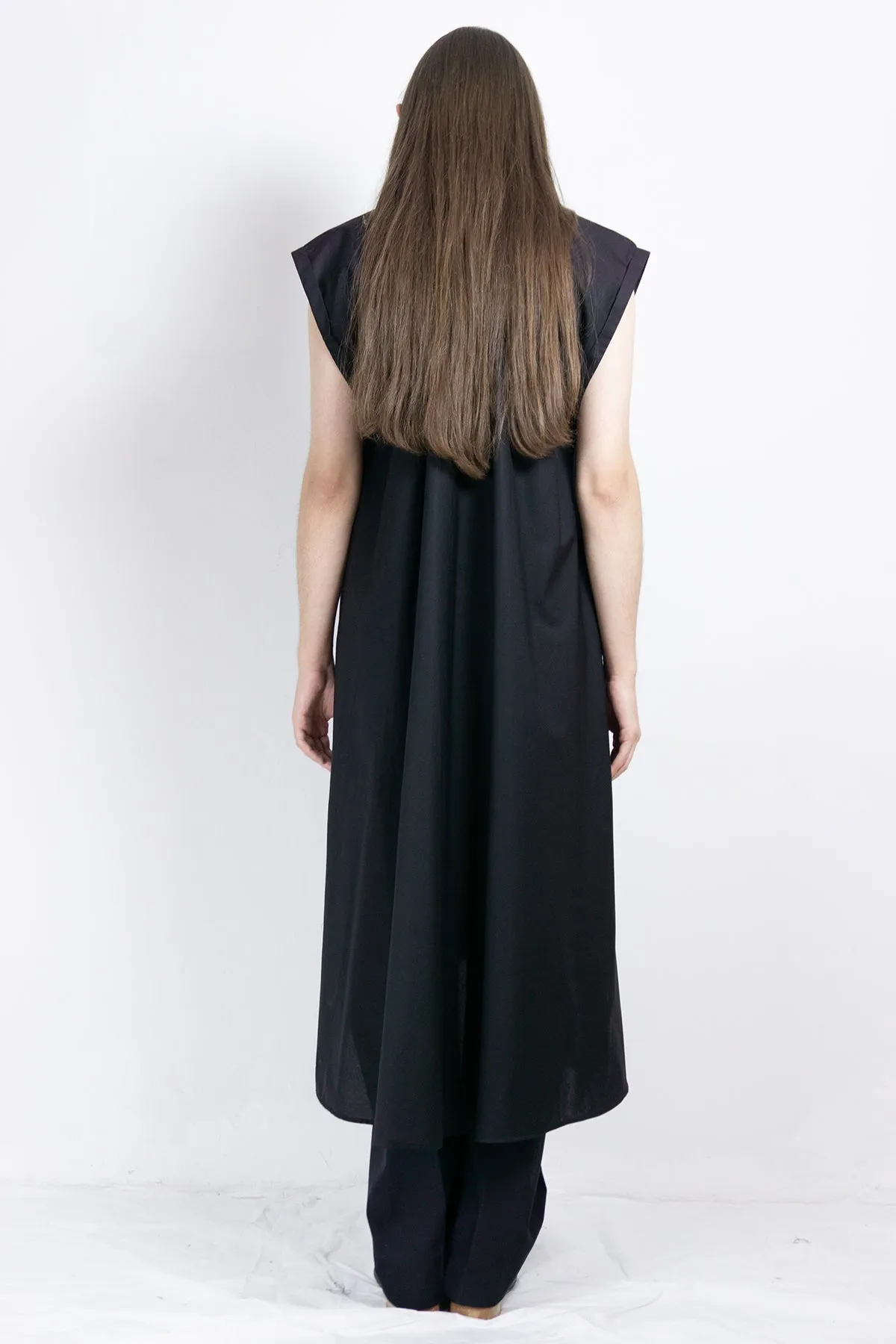 Black elongated post-gender cotton shirt