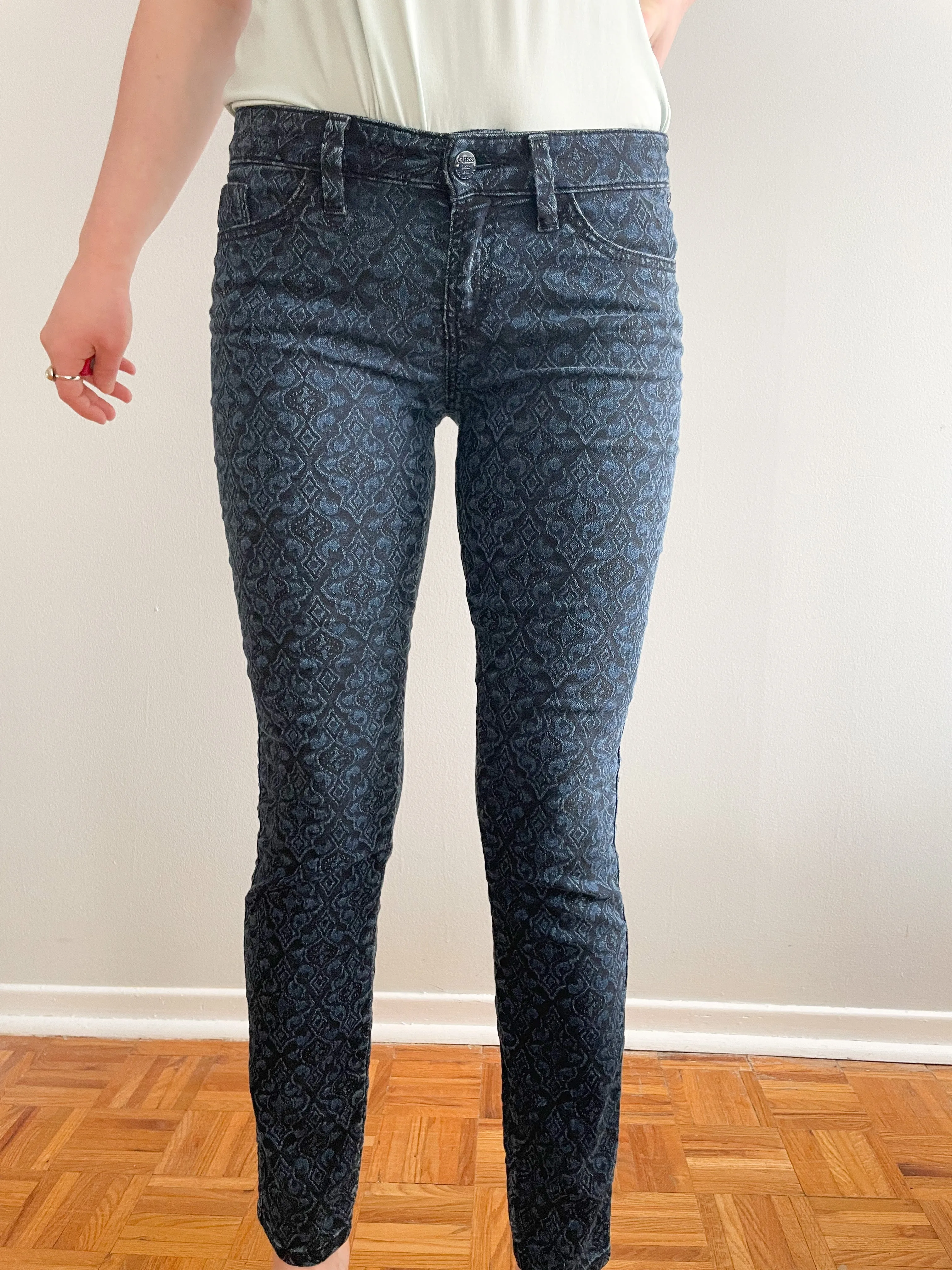 Guess Dark Wash Brocade Brittney Skinny Jeans - Size 27