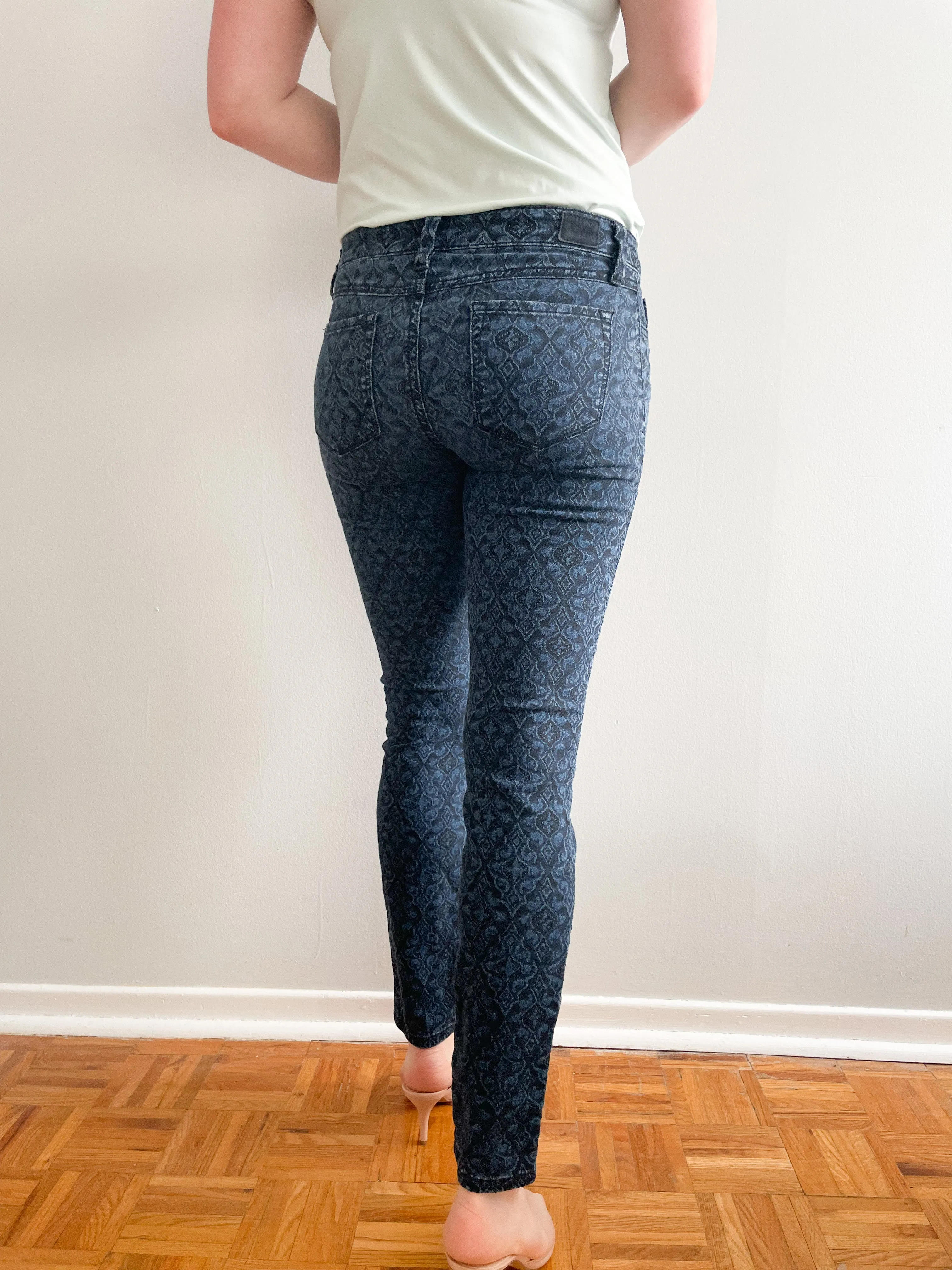 Guess Dark Wash Brocade Brittney Skinny Jeans - Size 27