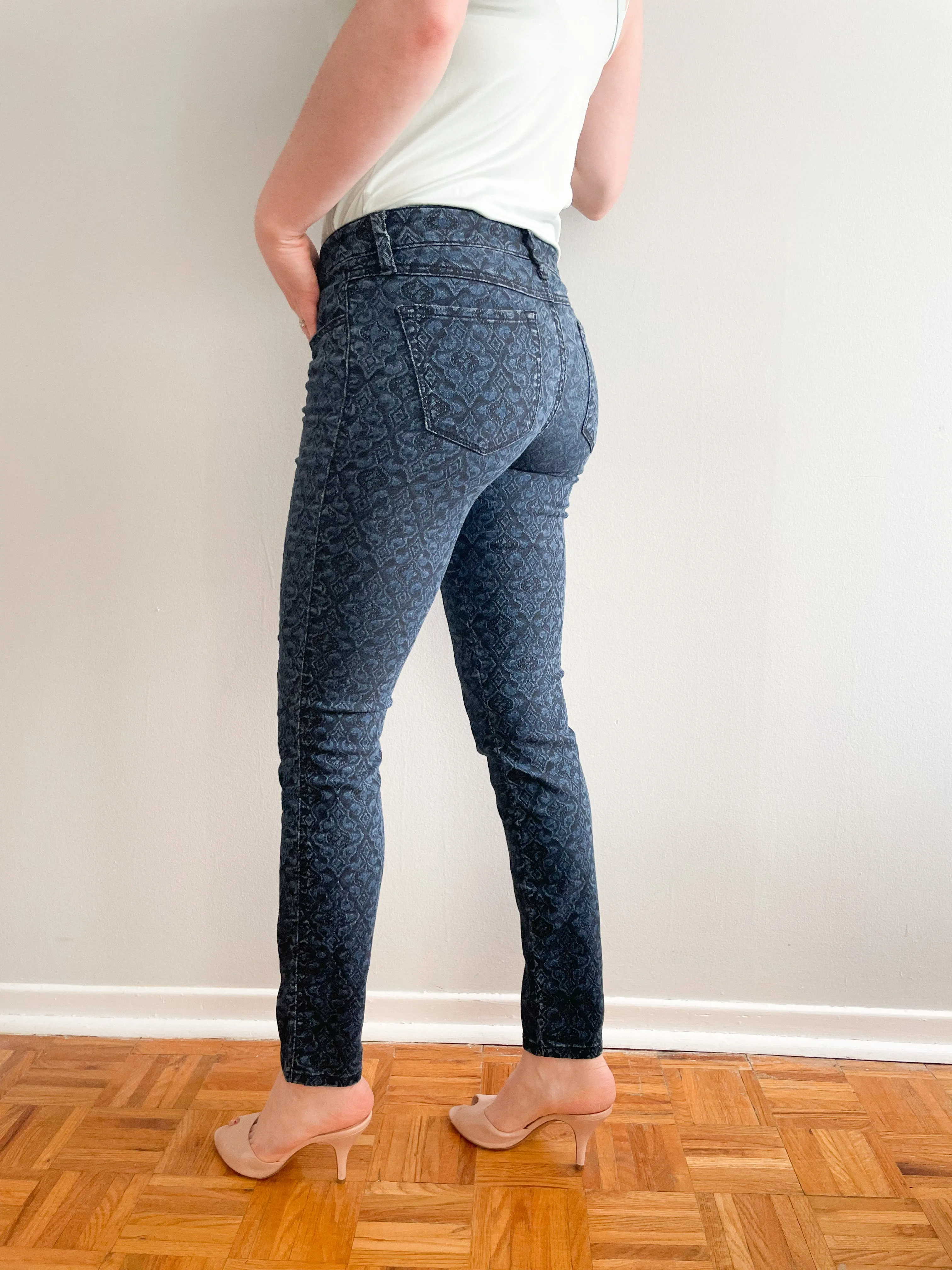 Guess Dark Wash Brocade Brittney Skinny Jeans - Size 27