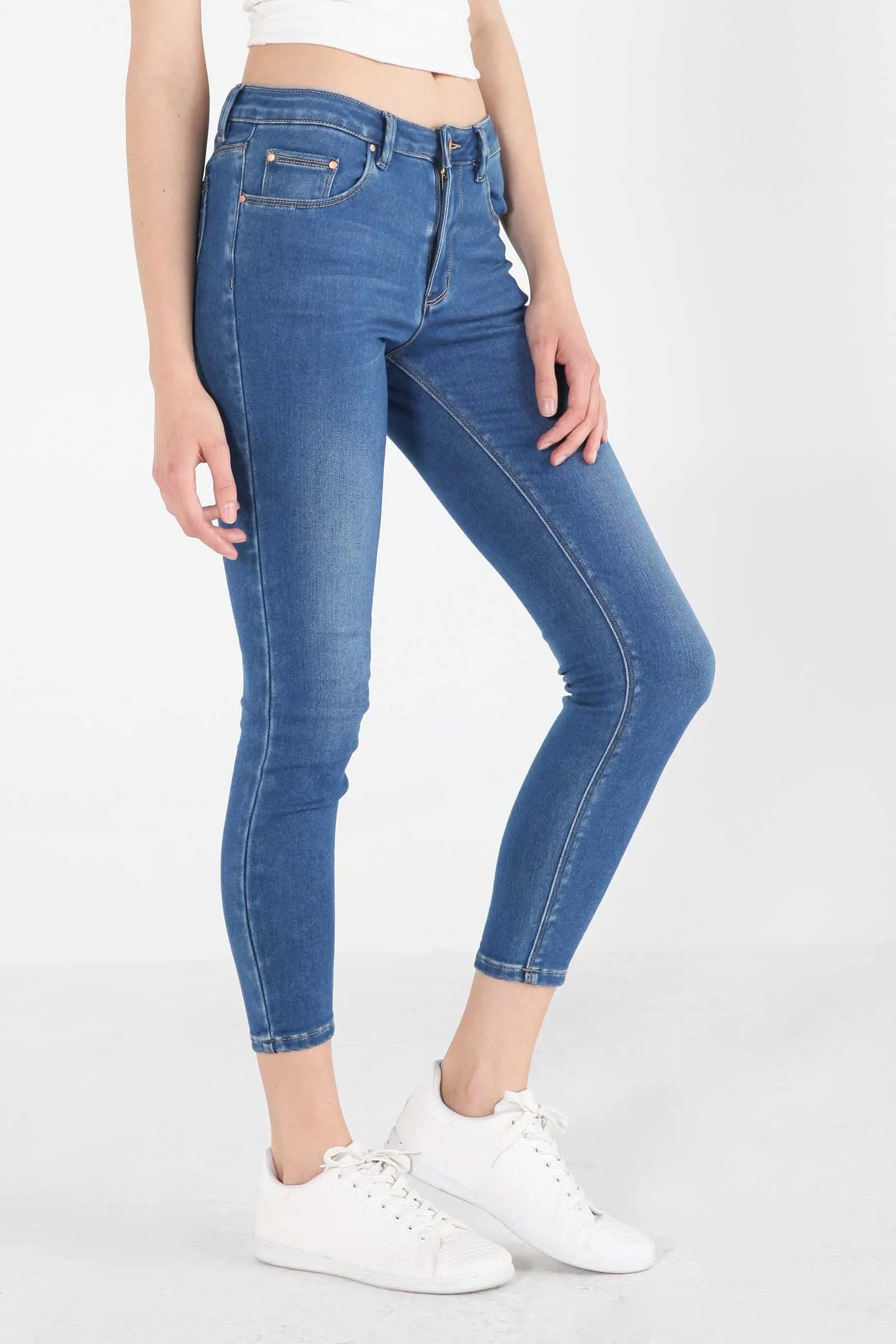 Mid Rise Jeans In Medium Wash