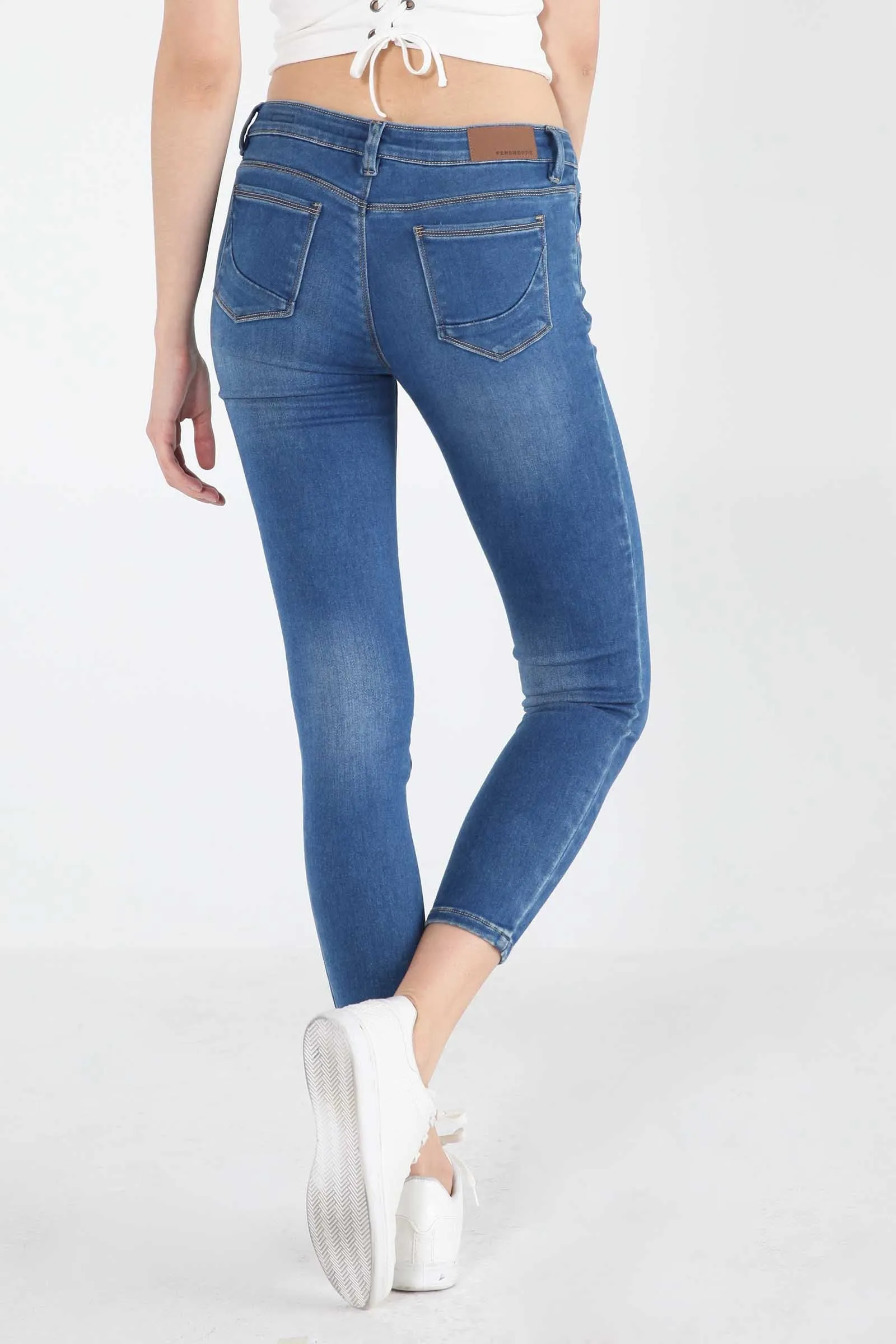 Mid Rise Jeans In Medium Wash