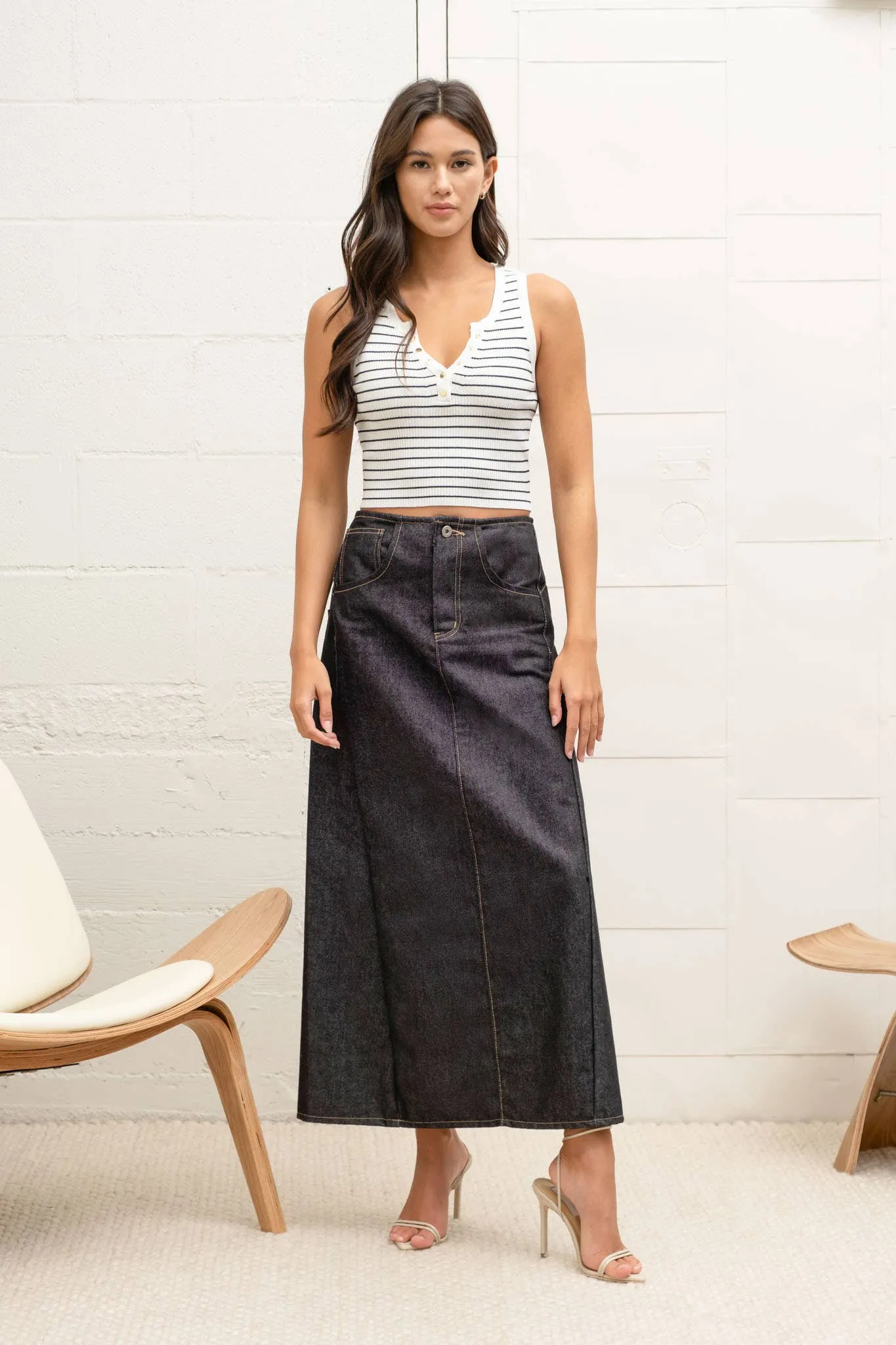 STRIPE SLEEVELESS HENLEY KNIT CROP TOP