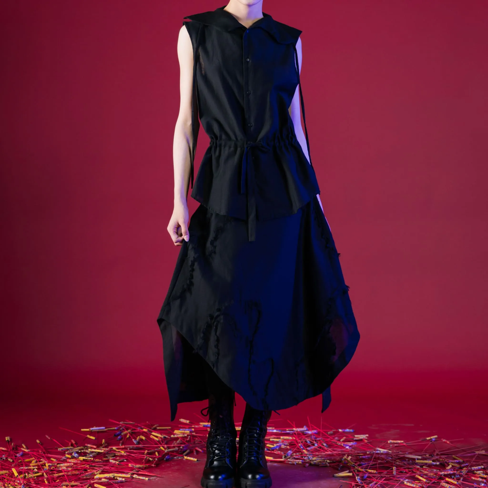 Transforming-Collar Shirt Without Sleeves