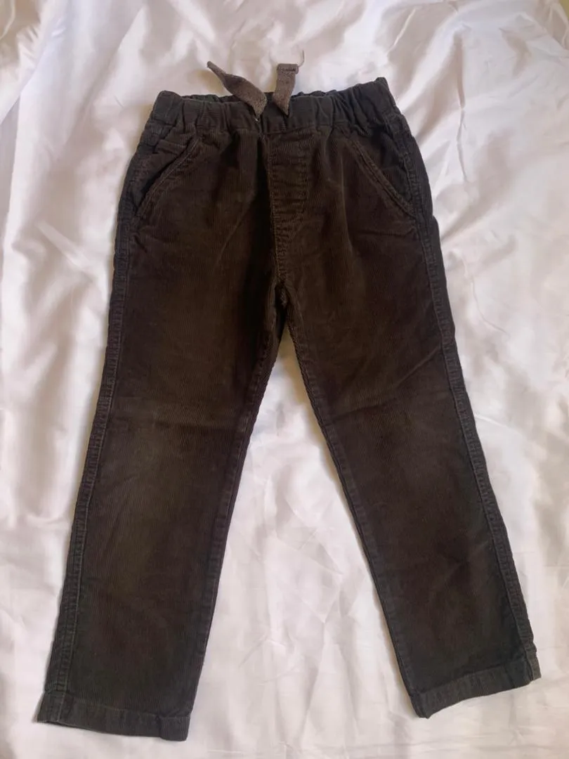 Zara kid brown jean size 4-5 years